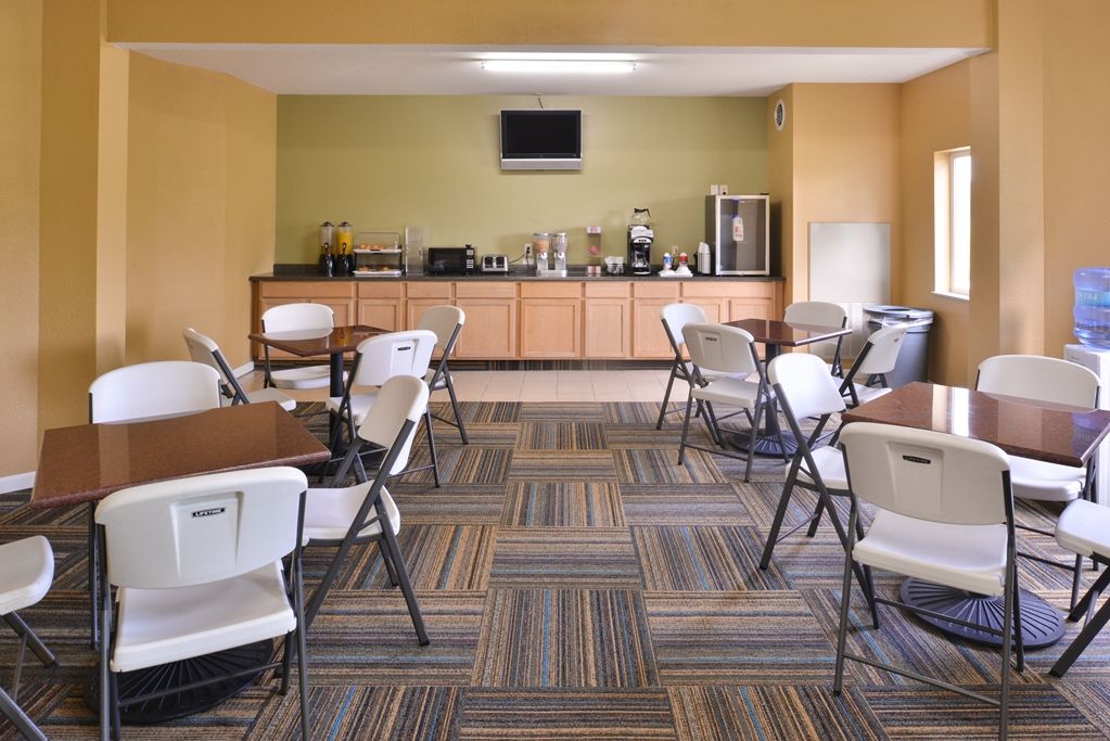 Baymont By Wyndham Kingdom City Restaurace fotografie