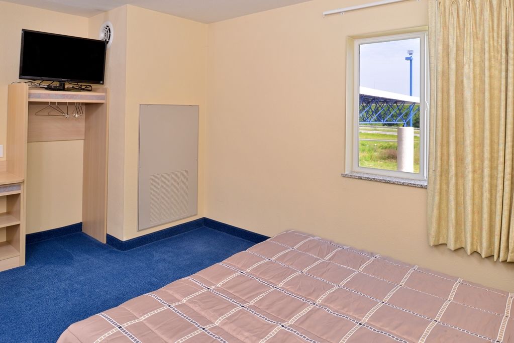 Baymont By Wyndham Kingdom City Pokoj fotografie